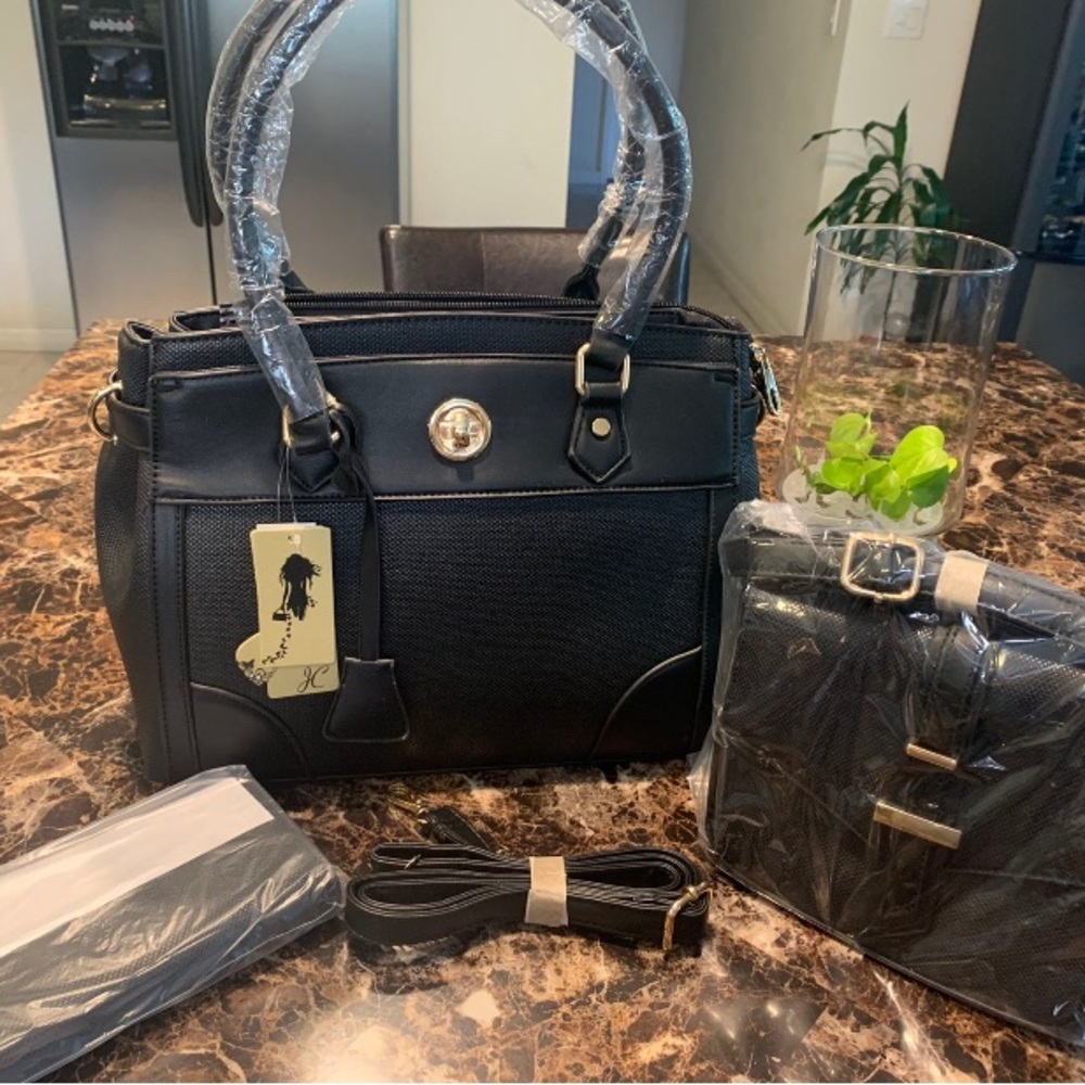 Handbag Set 👜👜👜👜👜👜👜💝💝💝💝💝💝 and crossbody